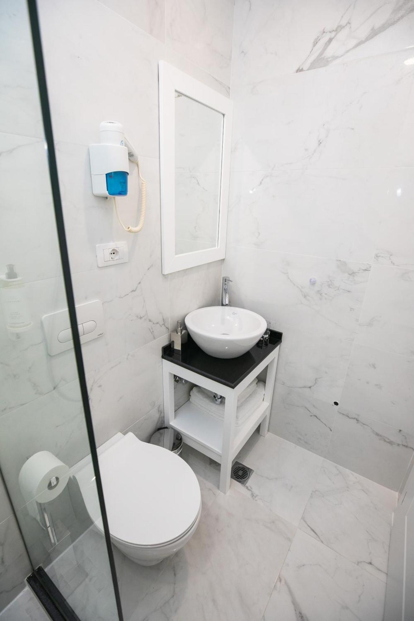 Hotel Elior Тирана Екстериор снимка