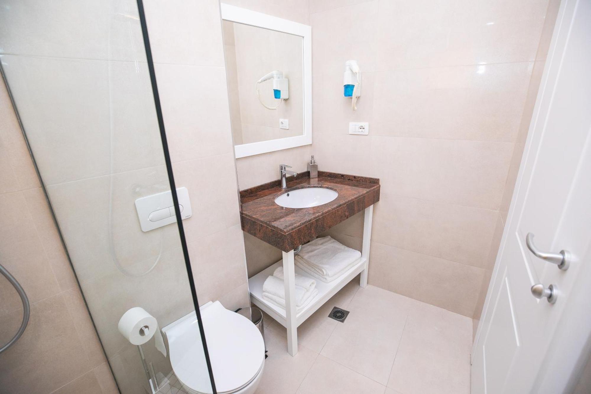 Hotel Elior Тирана Стая снимка