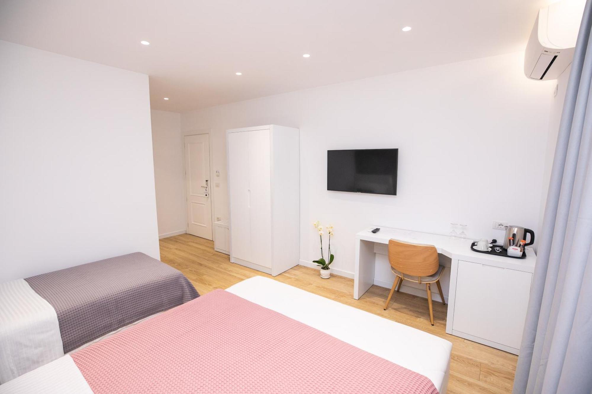 Hotel Elior Тирана Екстериор снимка