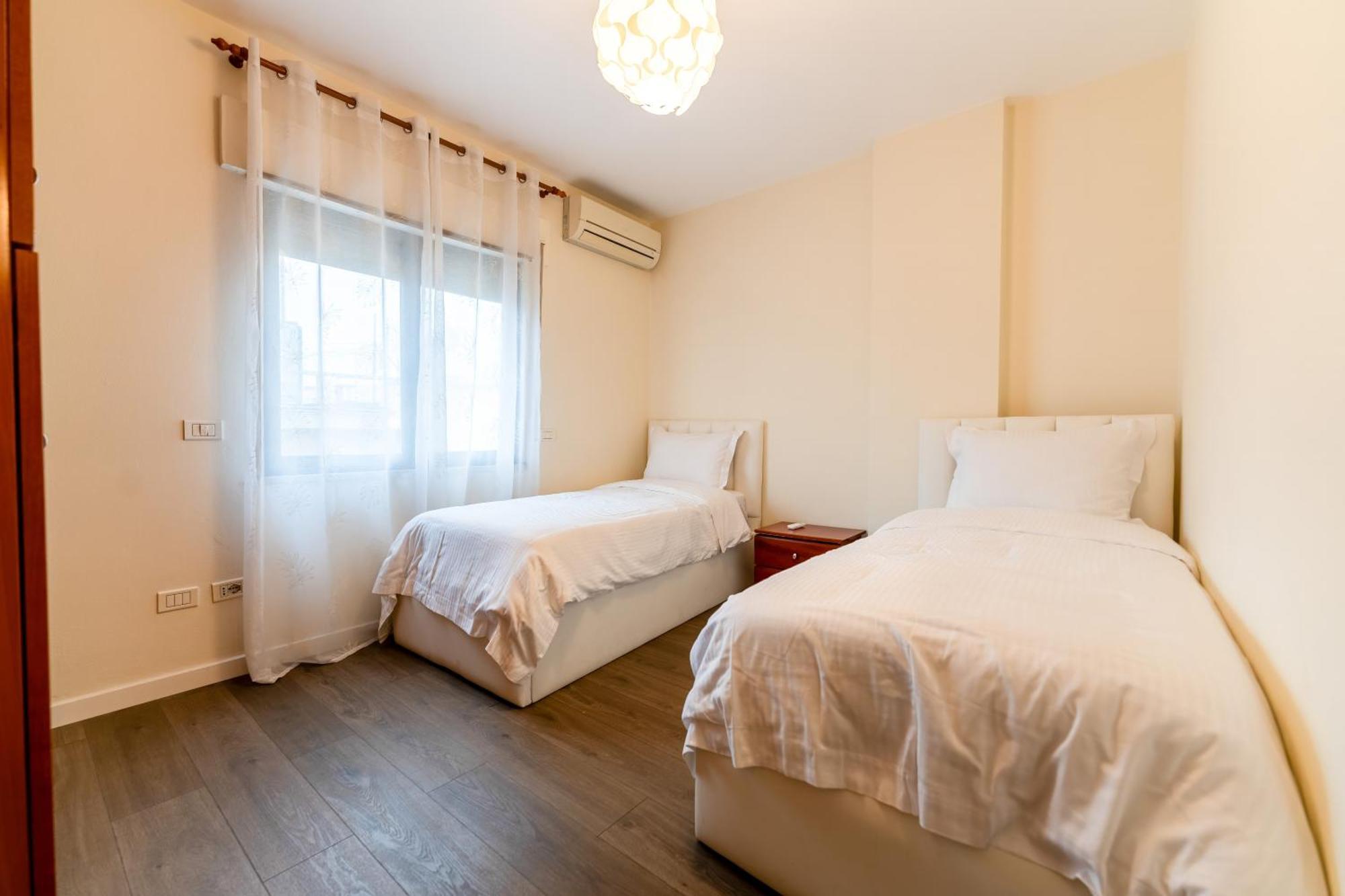 Hotel Elior Тирана Екстериор снимка