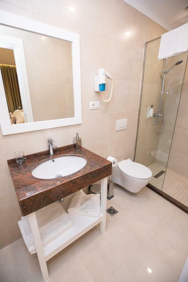 Hotel Elior Тирана Екстериор снимка